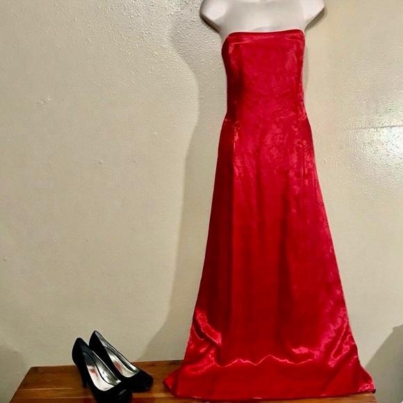 Jessica McClintock Dresses & Skirts - FINAL PRICE Jessica McClintock Strapless Dress